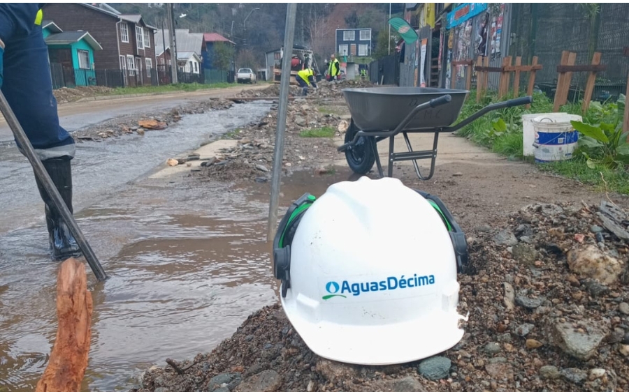 aguas-decima-acude-en-ayuda-a-corral-tras-desastre-que-causo-la-lluvia-100726160521
